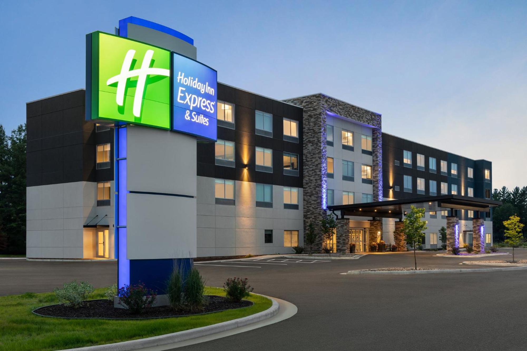 Holiday Inn Express & Suites Rhinelander By Ihg エクステリア 写真